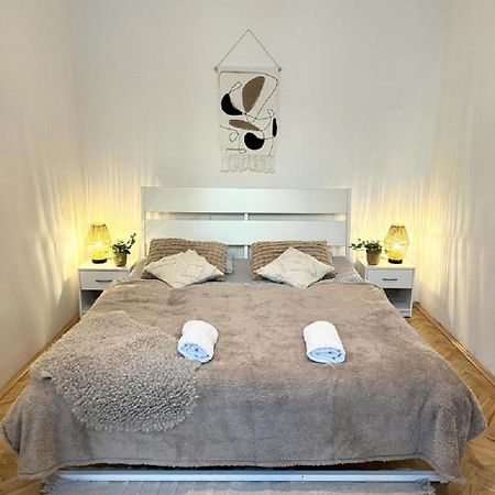 Apartment Cecil - Old Town Bratislava Exterior foto